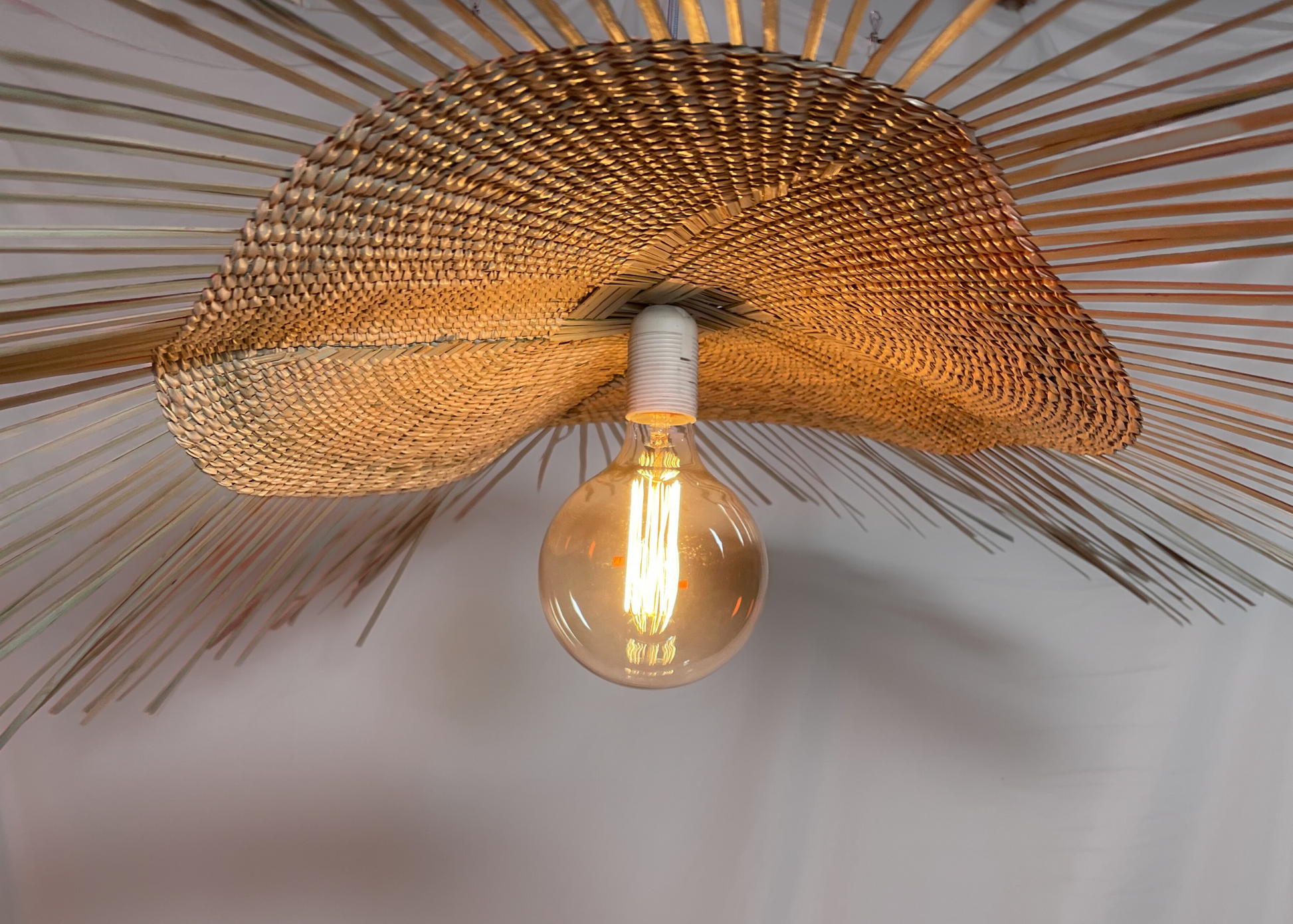 Woven pendant ilala grass handmade custom
Modern interior designer lighting fixtures and lampshades, hand woven, locally made for lodges, restaurants, hotels, interior design projects
Living room statement hanging light with dense tight weave 
