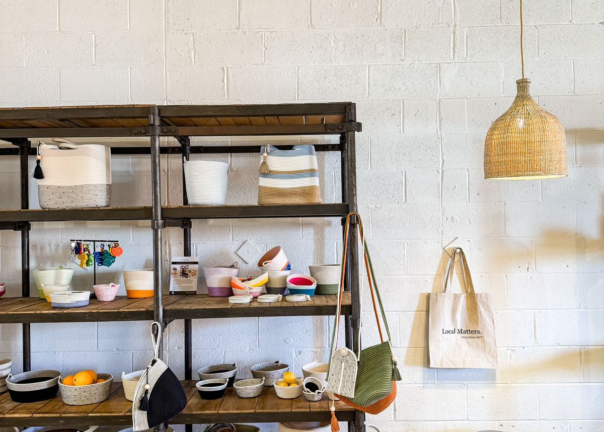 woven pendant ilala grass handmade custom
Modern interior designer lighting fixtures and lampshades, hand woven, locally made for lodges, restaurants, hotels, interior design projects
Kitchen hanging light  